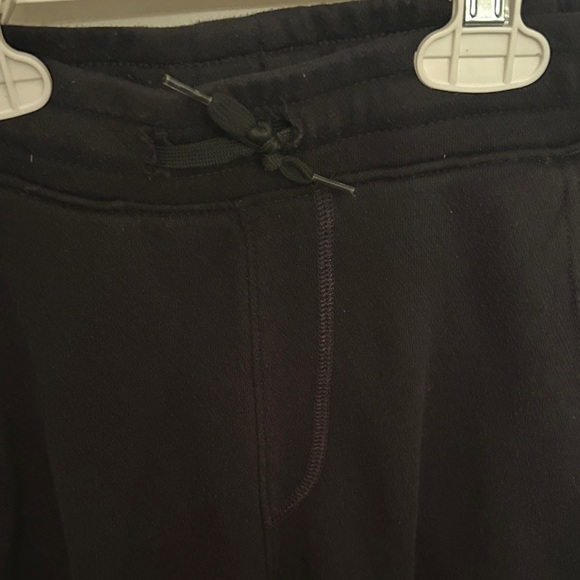 Old Navy Kids Black Shorts, size 14-16 - Picture 3 of 5